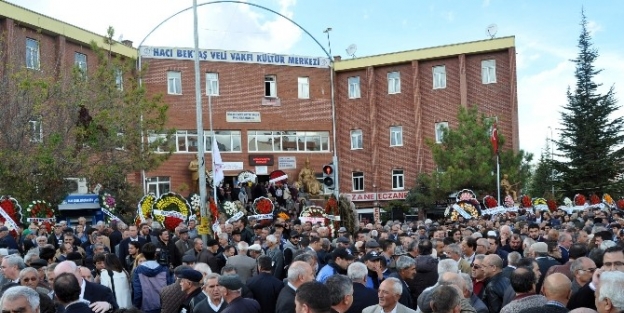 Vakıf Başkanı Çetinkaya Toprağa Verildi