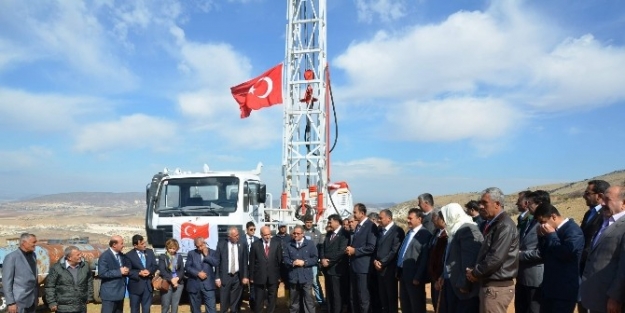 Kilis İl Özel İdaresi Susuz Köy Bırakmıyor