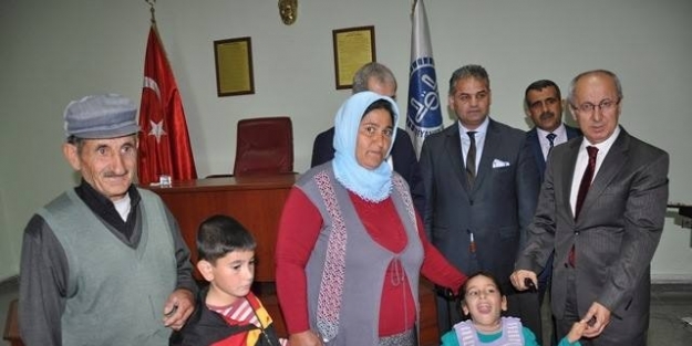 Iğdir’da Tekerlekli Sandalye Dağıtımı