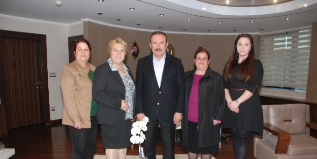 Başkan Doğan, Ziyaretecilerini Ağırladı