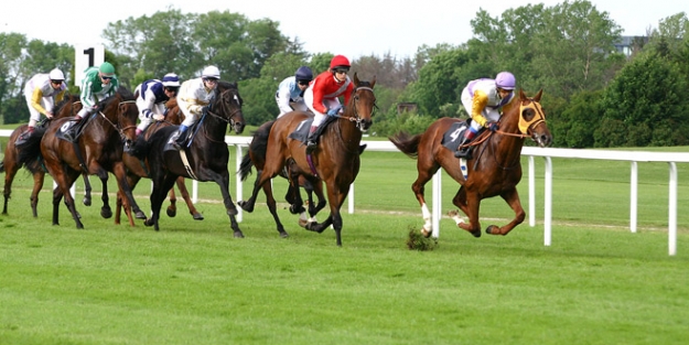 At yarışı yüzünden oğlunu öldürdü
