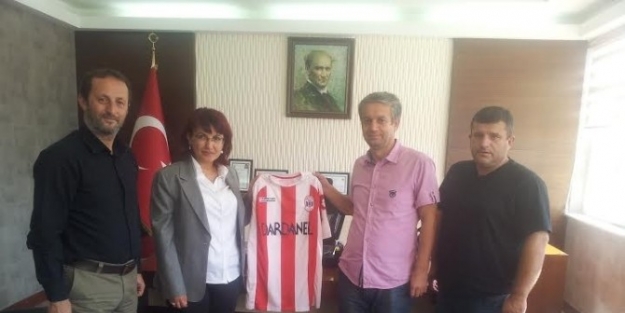 Dardanelspor Yöneticilerinden Kaymakam Baştürk’e Ziyaret