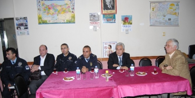 Malkara’da Kaymakam Ve Emniyet Mensupları Vatandaşın Derdini Dinledi