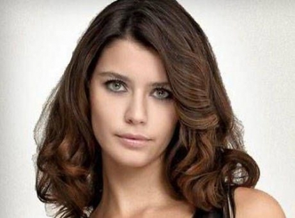 Beren Saat o isme dava açtı