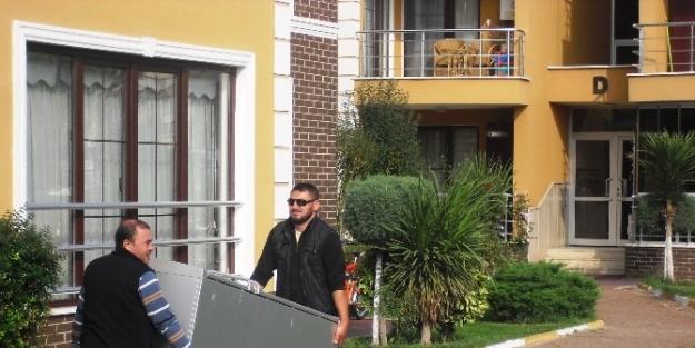 İzmit Belediyesi Alo E-atık Ekibi Çalişmalara Devam Ediyor