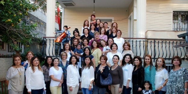 Kadın Hekimler Sonbahar Çay Partisinde Buluştu