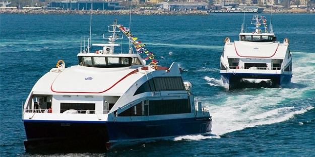 Deniz ulaşımına şiddetli rüzgar engeli!