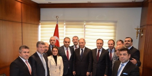 Bakan Ala’dan Kızak Federasyonu Başkanı Serkan Yaşar’a Destek Sözü