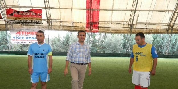 Kadirli’de Kurumlar Arası Futbol Turnuvası Başladı