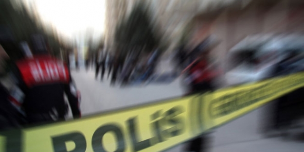 Polise satırla saldırdılar!