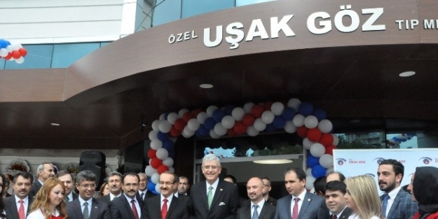 Bakan Bozkır, Uşak’ta Göz Tıp Merkezi Açtı