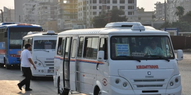 Adana’da Minibüsçüler De Fiyat İndirdi