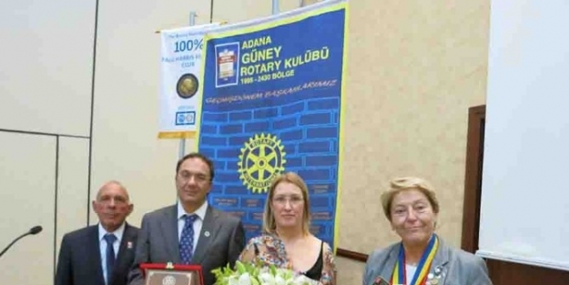 Yrd. Doç. Dr. Girginer’e 2014 Meslek Hizmet Ödülü