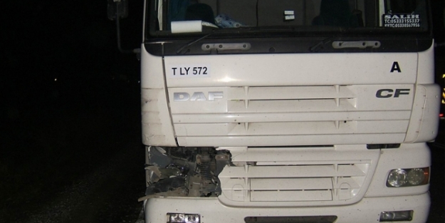 Afyon'da feci kaza, 2 ölü, 1 yaralı