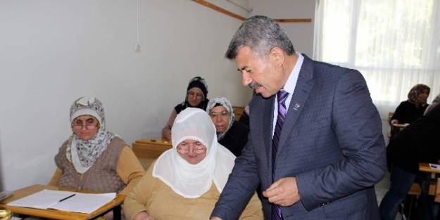 Bir Yılda 40 Bin Kişi Kurslardan Faydalandı