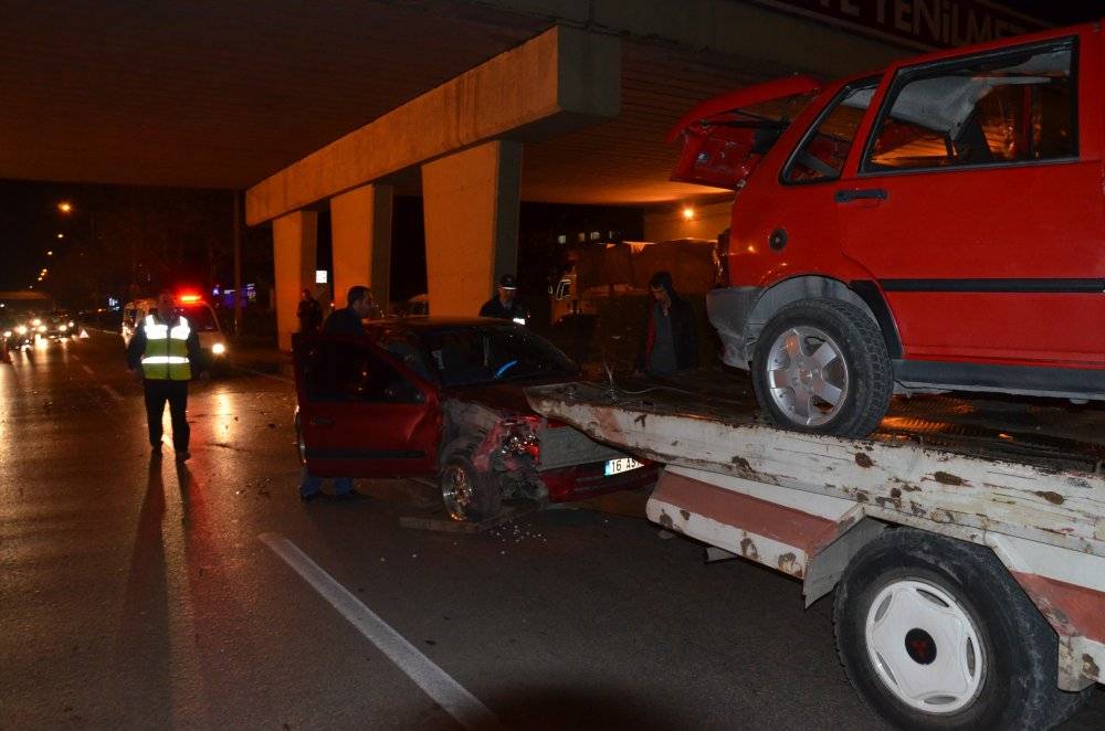 Bursa'da feci kaza: 1'i ağır 3 yaralı