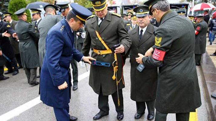 Askerler de dahil herkes tek tek arandı!