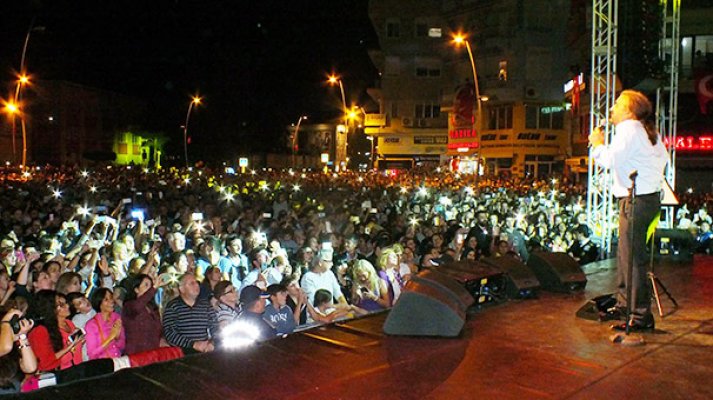 Cumhuriyet Bayramı'nı Volkan Konak ile kutladılar