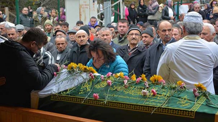 İntihar eden THY kabin memuru Karabük'te toprağa verildi