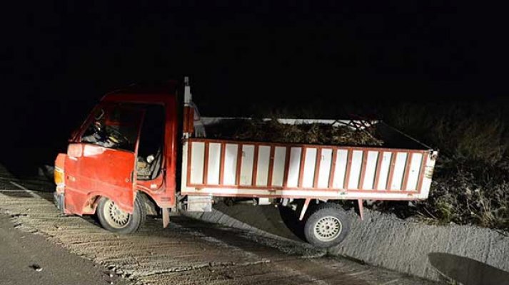 Babasını 16 yerinden bıçaklayarak öldürüp kaçtı!