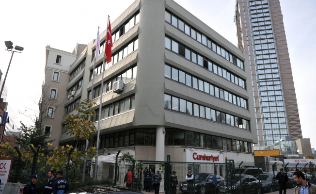 Cumhuriyet Gazetesi yazarları için flaş karar!