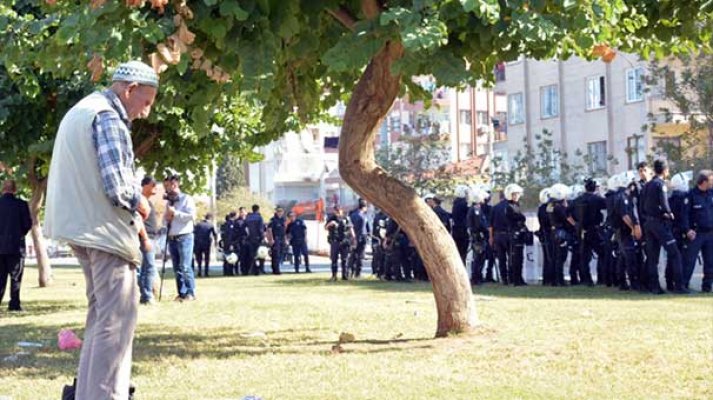 Ne polise ne de protestoculara aldırdı!