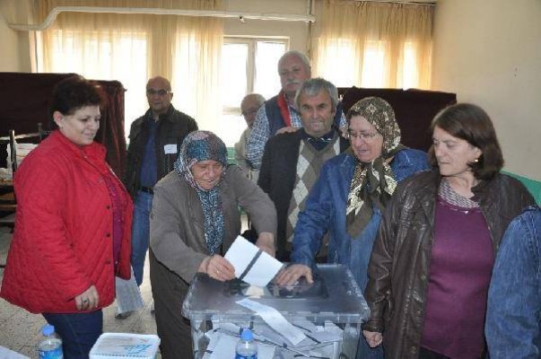 Soydaşlar sandık başında