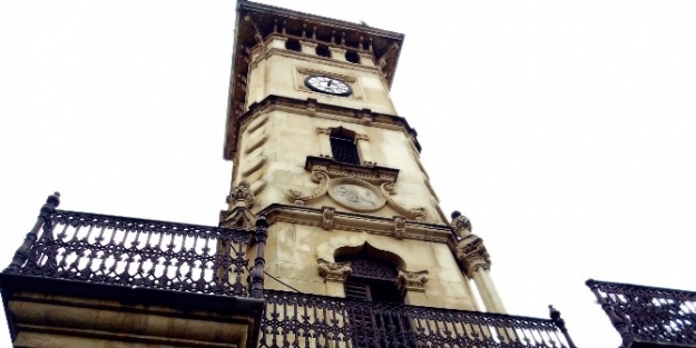 Kuledeki Saat Bakıma Alınıyor