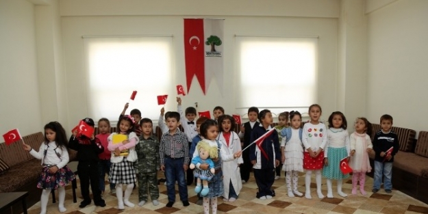 Şehitkamilli Minik Öğerenciler Cumhuriyet Bayramını Kutladı