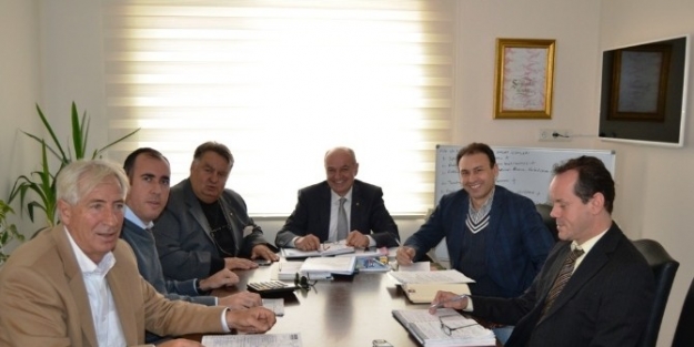 Ayvalık’ta 10. Uluslar Arası Zeytin Hasat Günleri