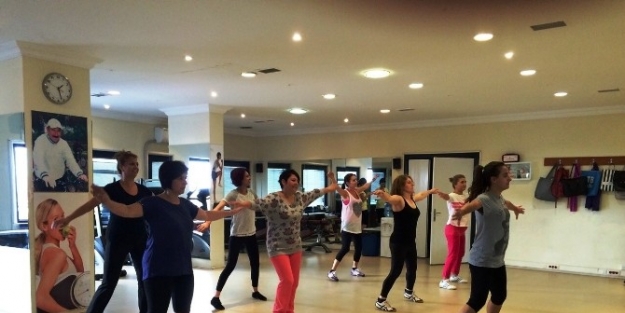 İzmit Belediyesi’nden Kadınlara Ücretsiz Salonlar