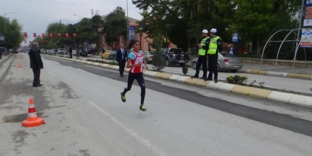 106 Sporcu 91.yıl Zaferi İçin Koştu