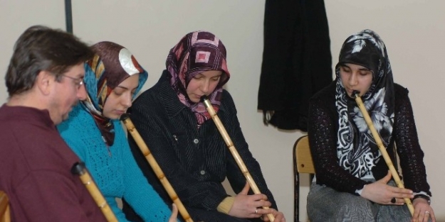 Ko-mek, 44 Merkezde Eğitim Veriyor