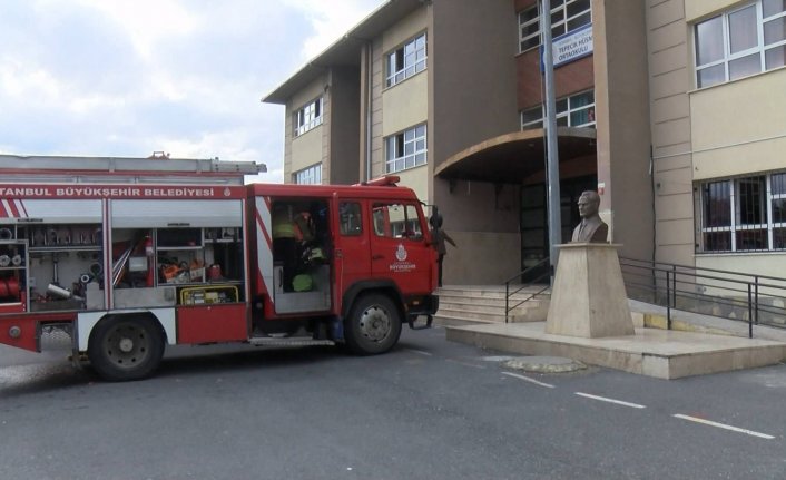 Okulda deney tüpü patladı! Yüzüne asit sıçrayan öğrenciler hastaneye kaldırıldı