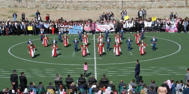 Muradiye’de Cumhuriyet Bayramı Coşkusu