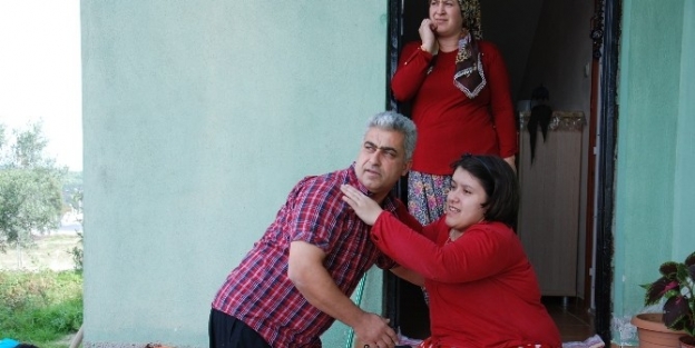 Karaisalı Belediyesi’nden İki Engelliye Akülü Tekerlekli Sandalye