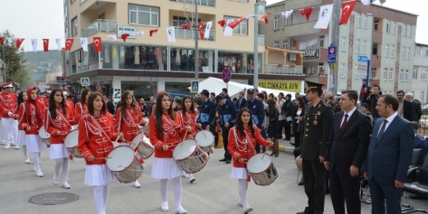 Dilovası’nda 91. Yıl Coşku İle Kutlandı