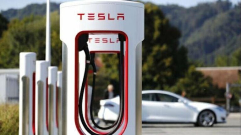 Tesla, 2023'e rekor satışla başladı