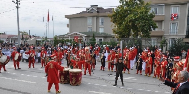 Cumhuriyet Bayramı Kartepe’de Coşkuyla Kutlandı