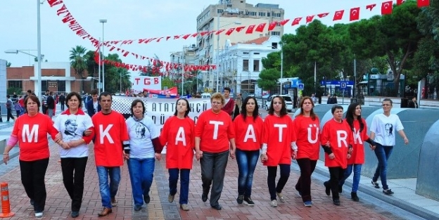 Chp’den Manisa’da Alternatif Cumhuriyet Bayramı Kutlaması