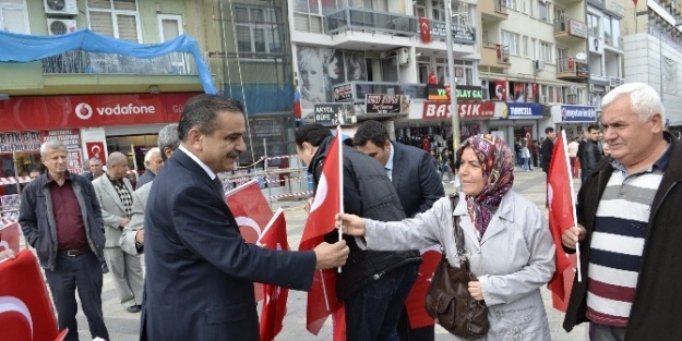 Mhp 20 Bin Türk Bayrağı Dağıttı