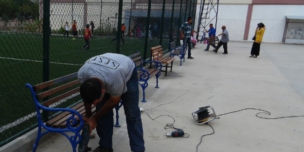 Yunusemre Belediyesi’nden Okullara Destek