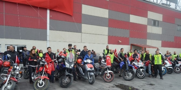 Cumhuriyeti Coşkusuna Motosikletlerle Ortak Oldular