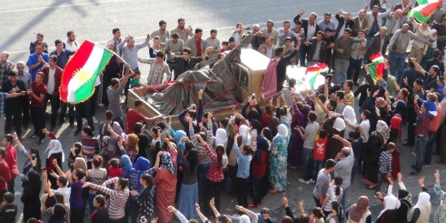 Peşmerge sınıra doğru ilerliyor