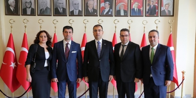 Akgiad Yönetimi Vali Toprak’ı Ziyaret Etti