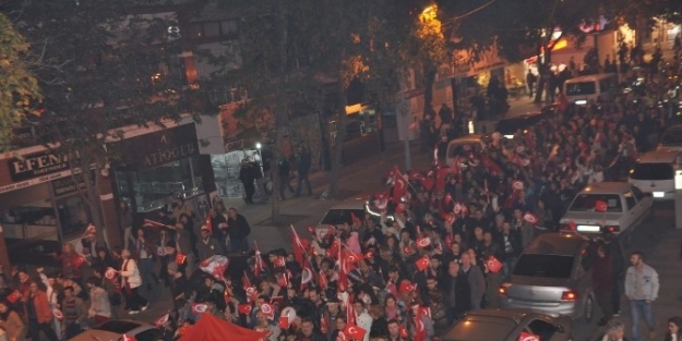 Sakarya, Cumhuriyet Yürüyüşünde Tek Yürek Oldu