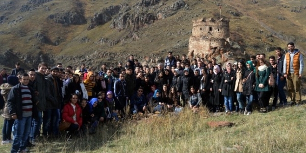Arü’lü Öğrencilere Şeytan Kalesi’nde Tarih Dersi