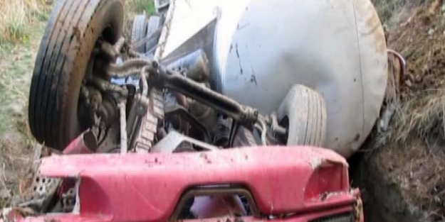 Tanker uçuruma yuvarlandı, 1 ölü