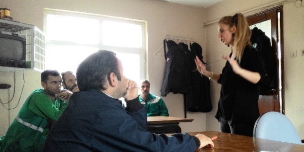 Park Bahçeler Çalişanlarina Budama Dersi