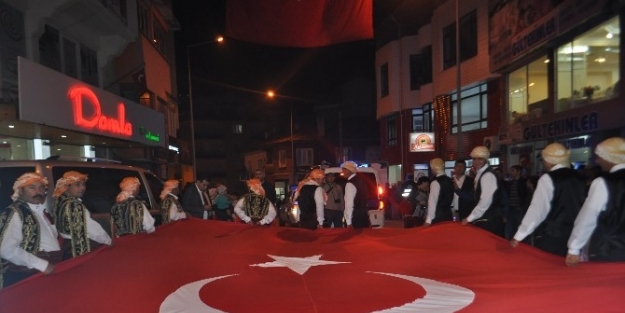 Demirci’de Coşkulu Cumhuriyet Yürüyüşü